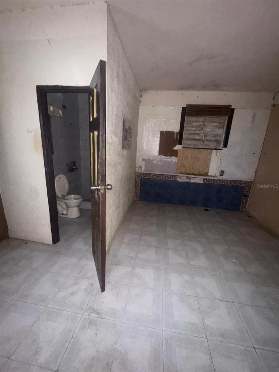 PR9118504 Property Photo