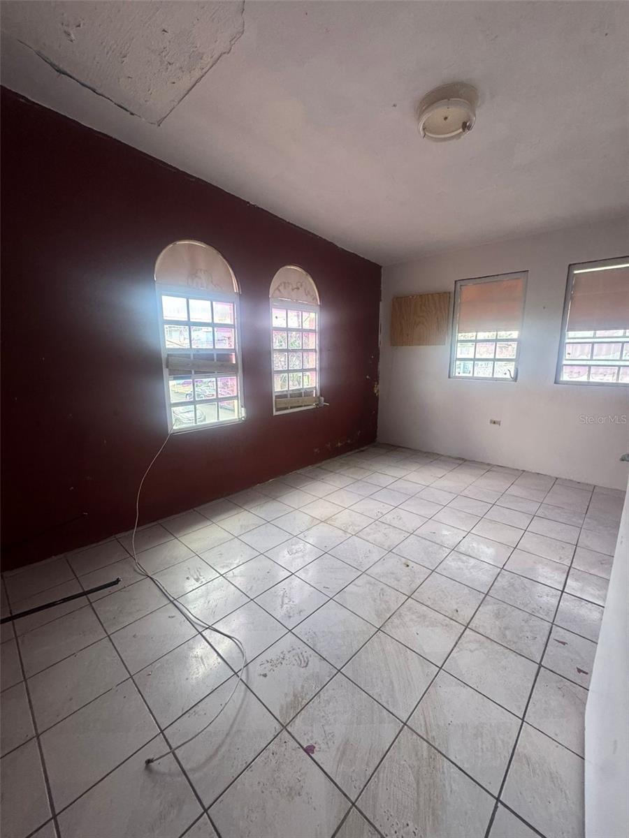 PR9118504 Property Photo