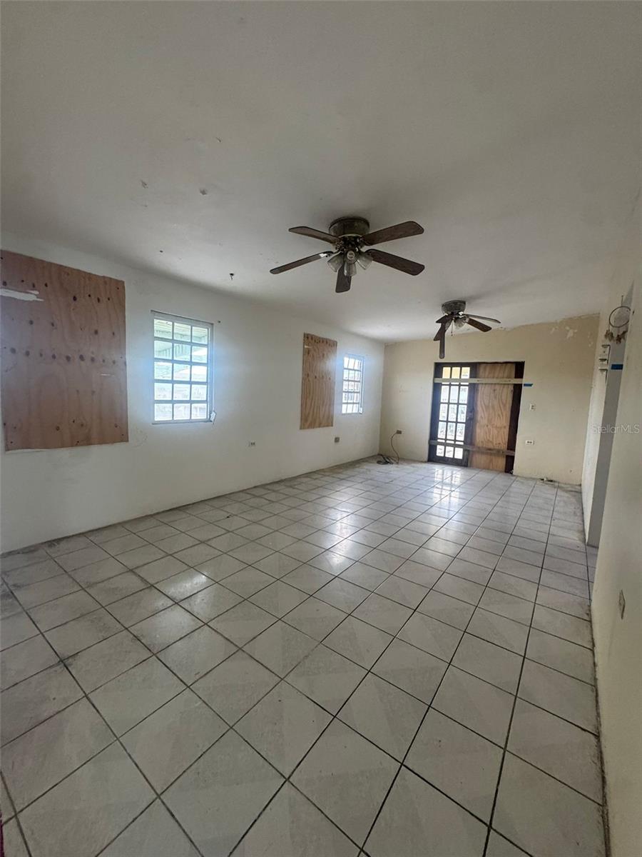 PR9118504 Property Photo