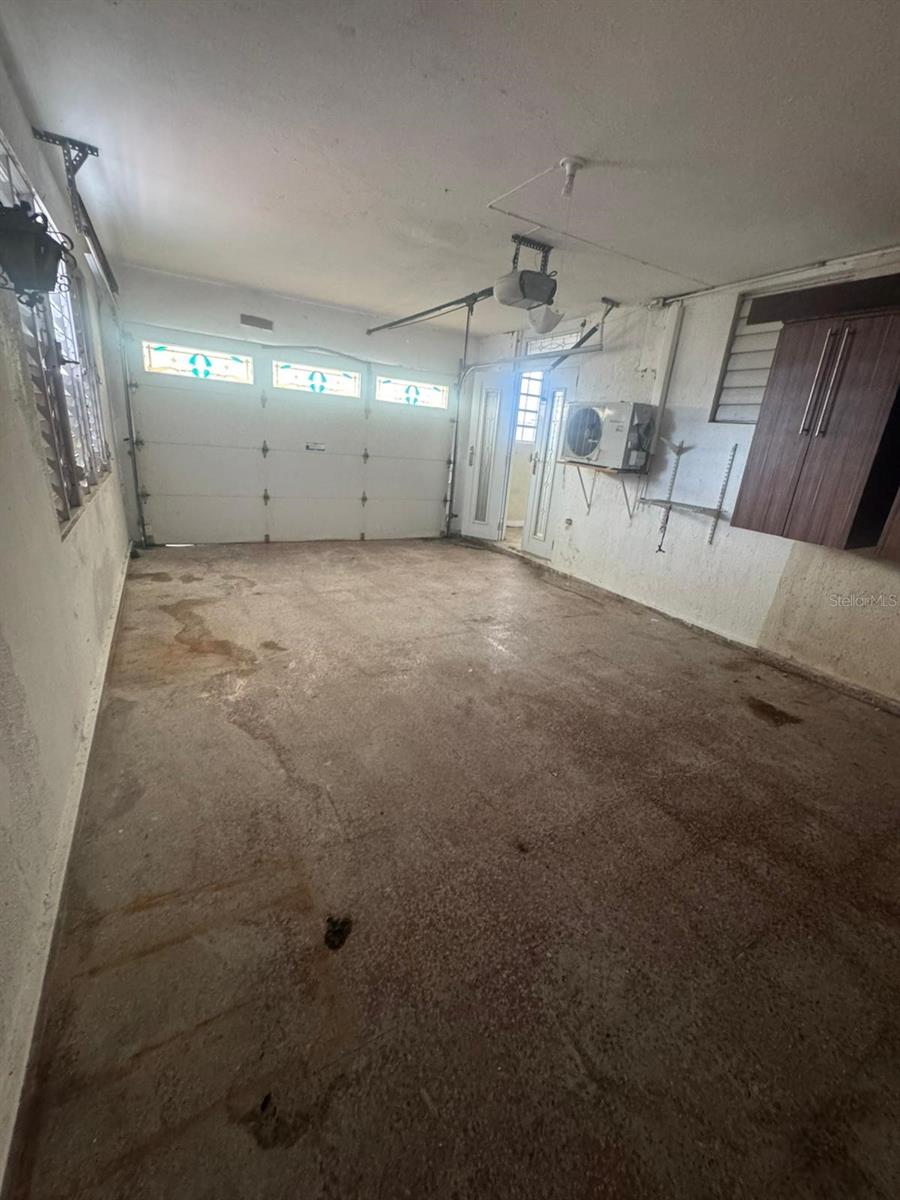 PR9118504 Property Photo