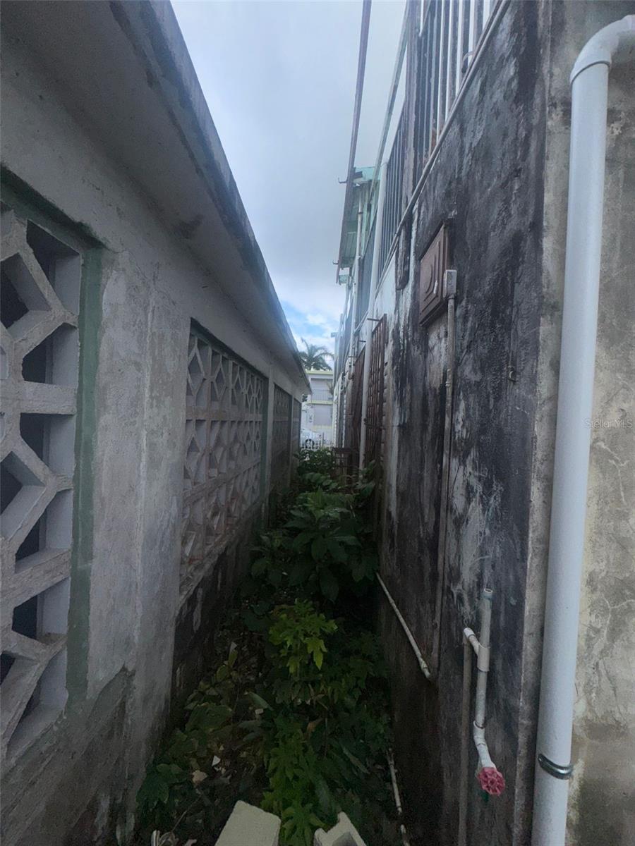 PR9118504 Property Photo