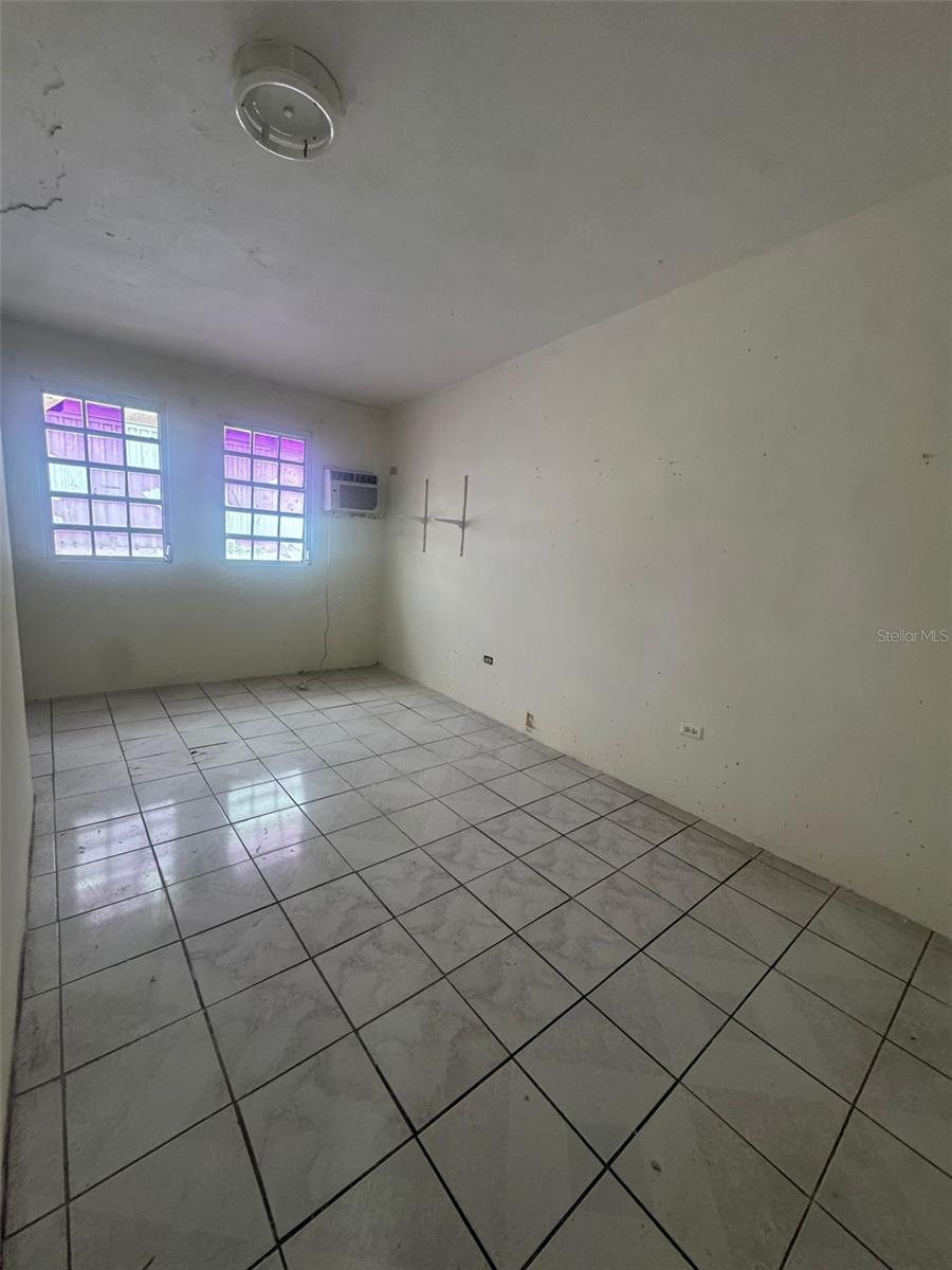 PR9118504 Property Photo