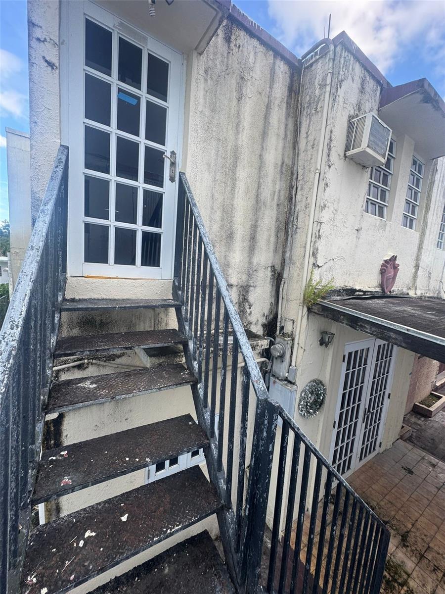 PR9118504 Property Photo