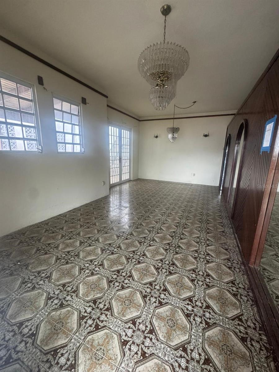 PR9118504 Property Photo