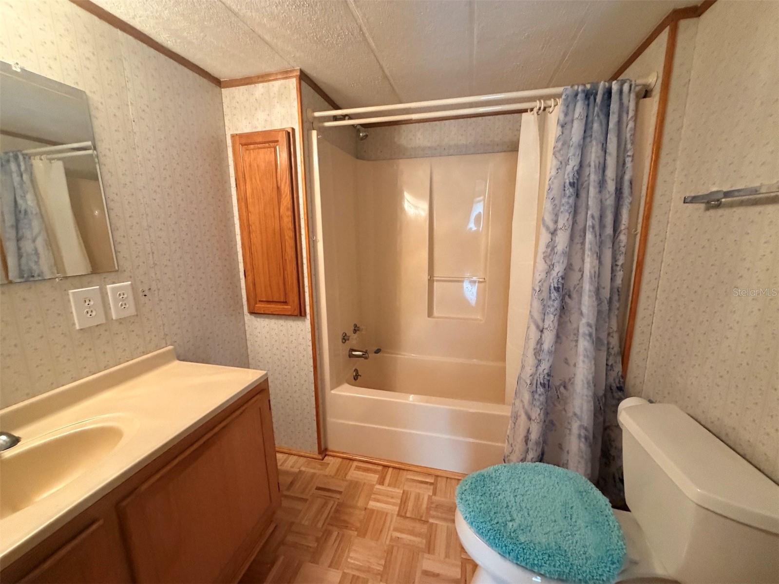 TB8464128 Property Photo