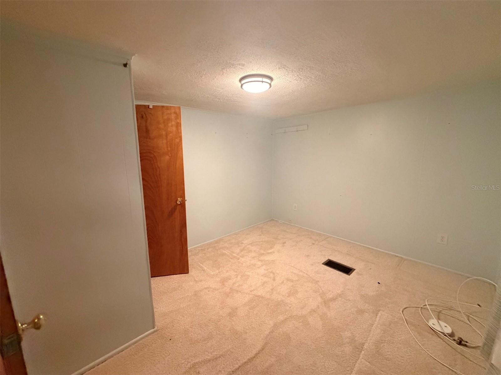 TB8464128 Property Photo