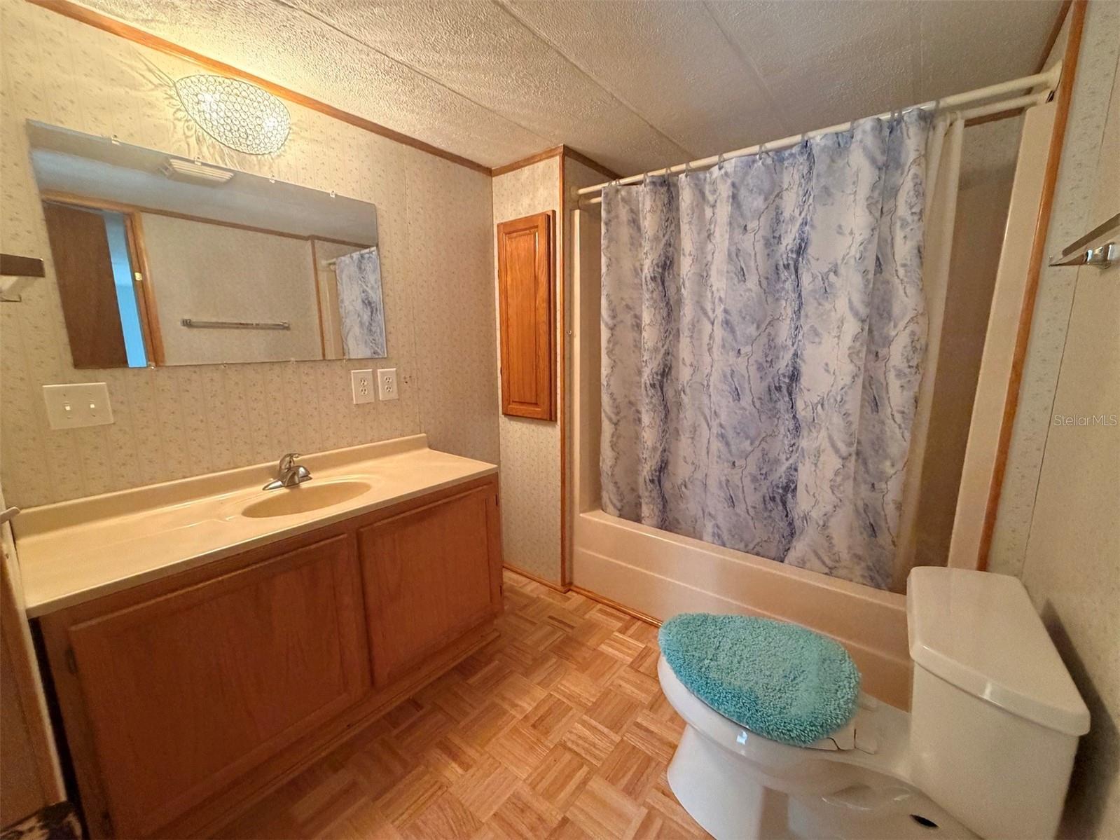 TB8464128 Property Photo