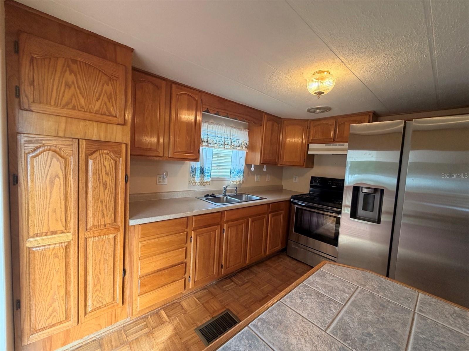 TB8464128 Property Photo