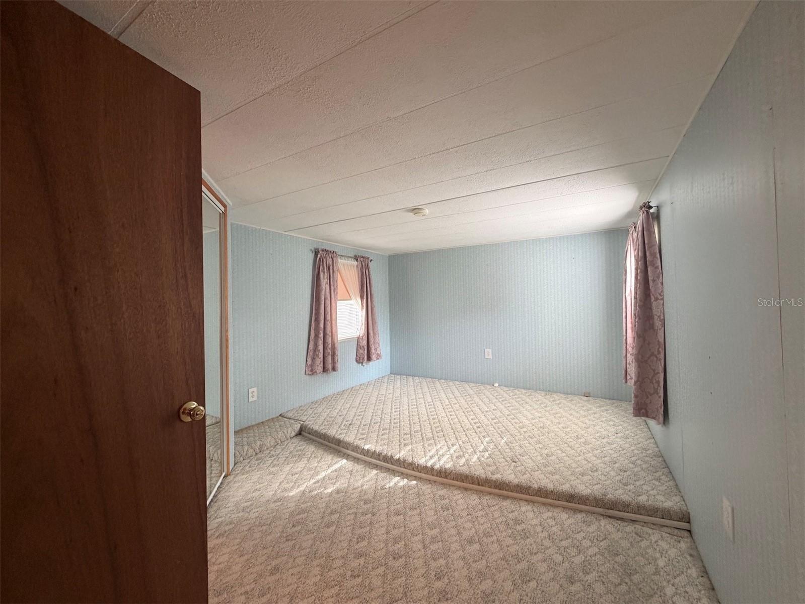 TB8464128 Property Photo