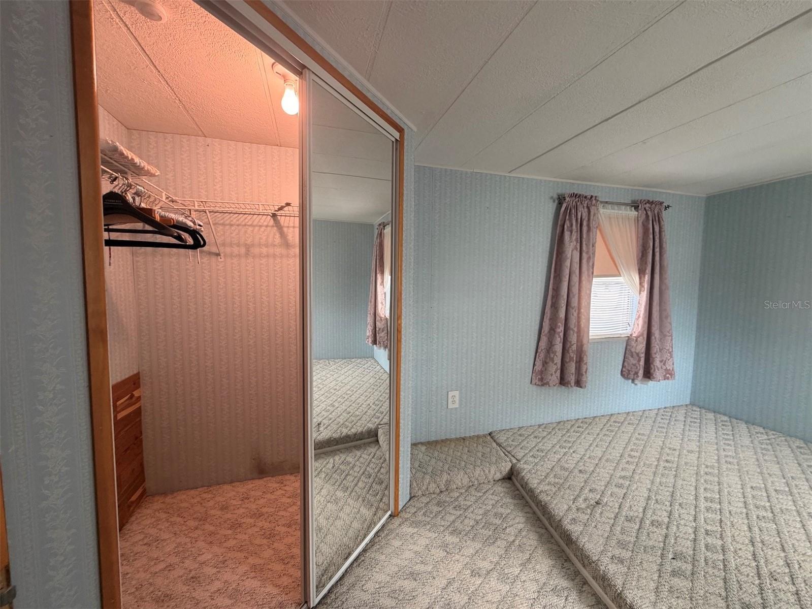 TB8464128 Property Photo