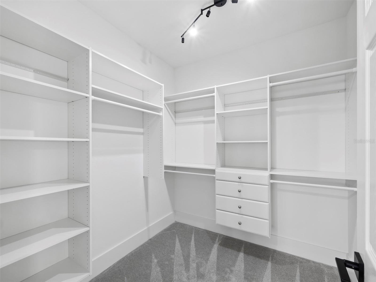 A4678167 Property Photo