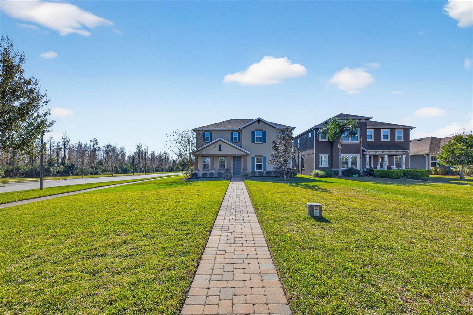 Front Exterior/Front Yard