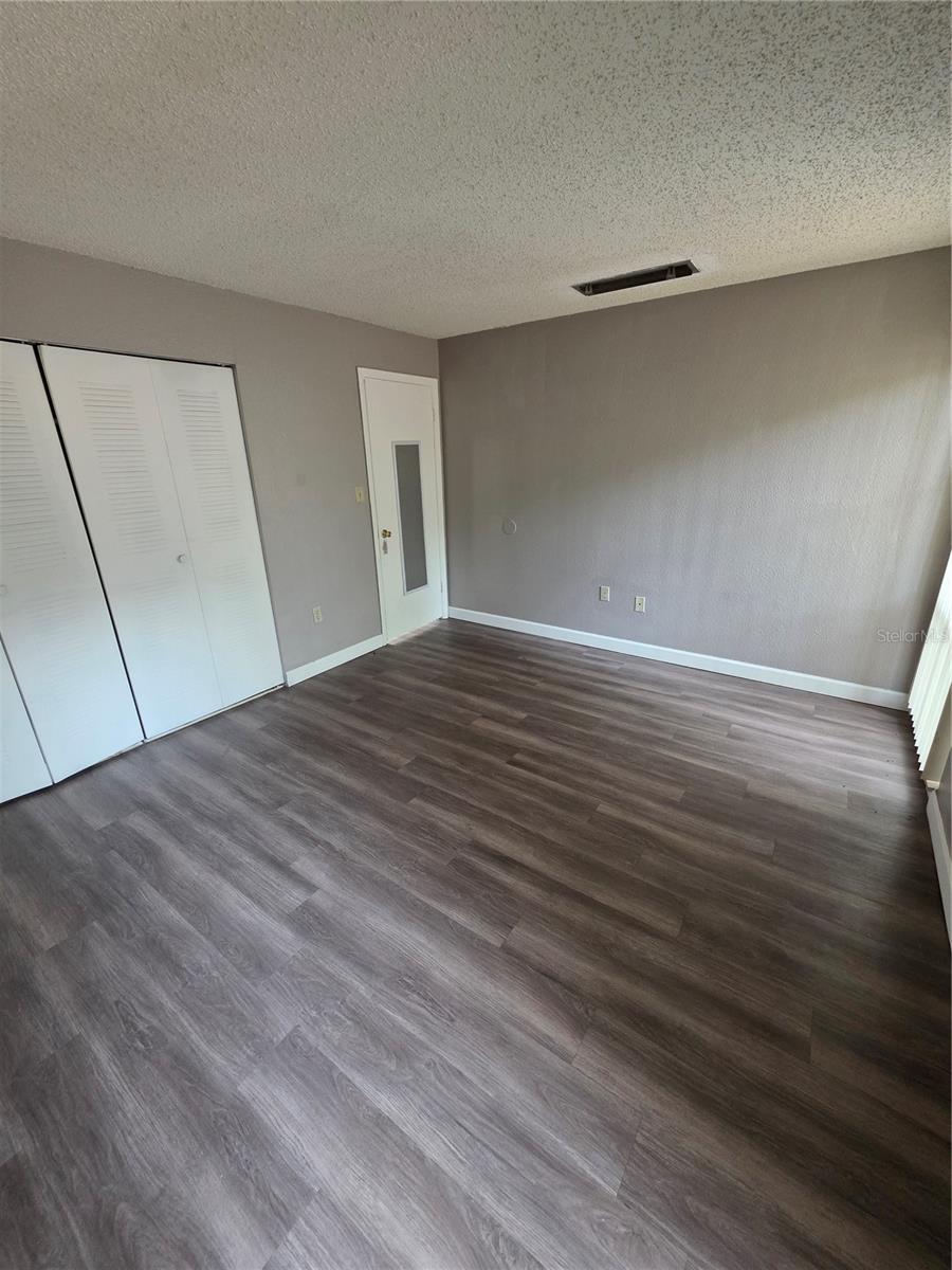 OM716586 Property Photo