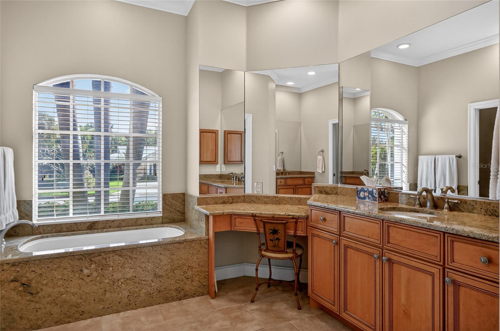 A4678192 Property Photo