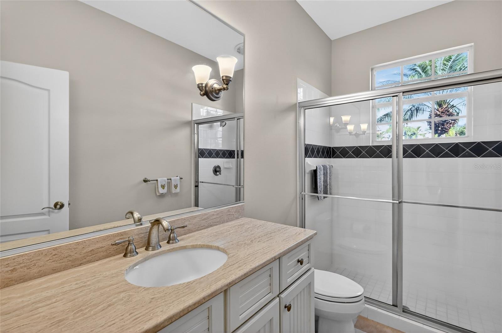 A4678192 Property Photo