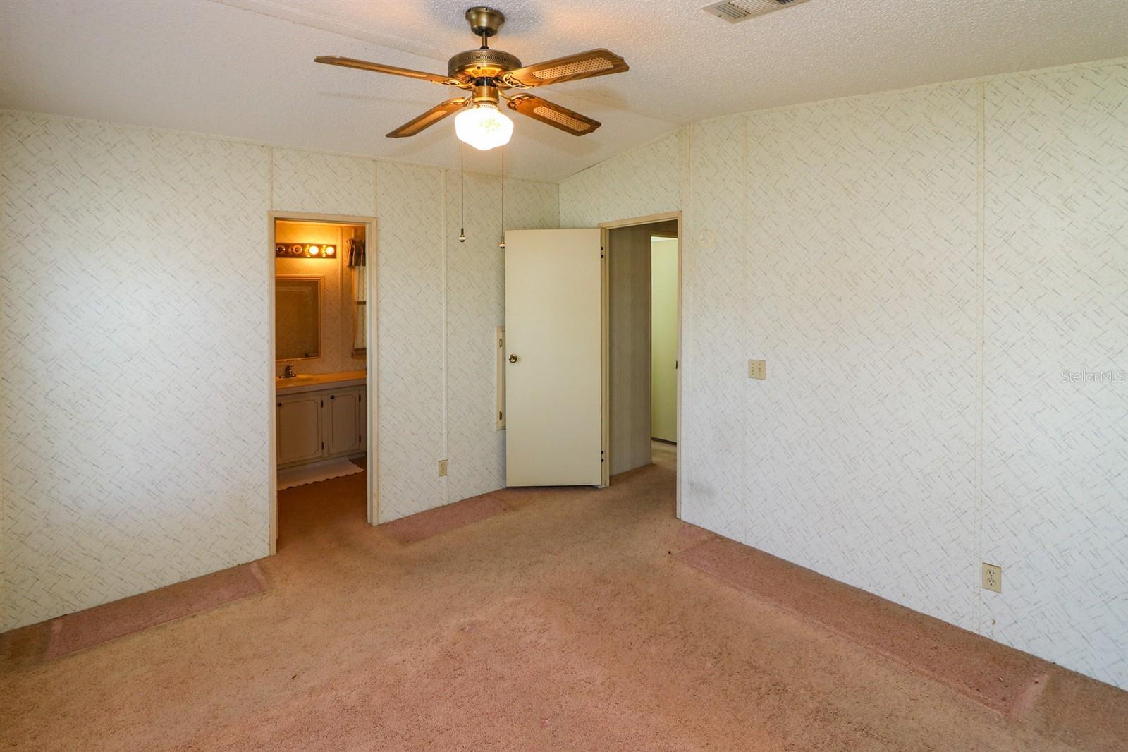 C7520171 Property Photo