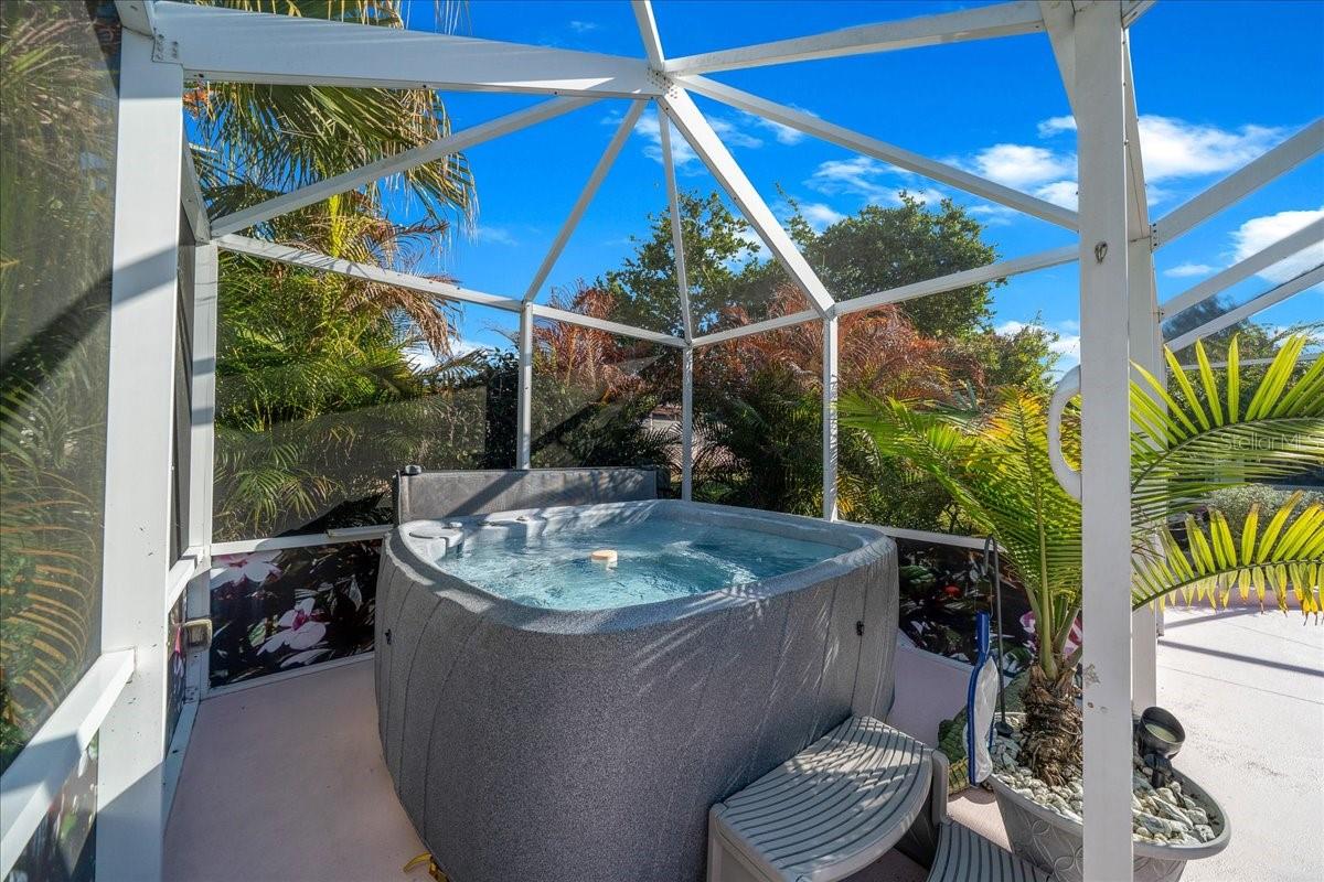 922 SOLEDAD WAY, THE VILLAGES, FL, 32159