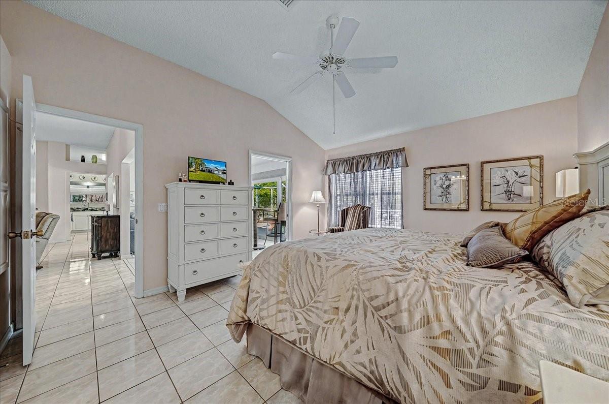 922 SOLEDAD WAY, THE VILLAGES, FL, 32159