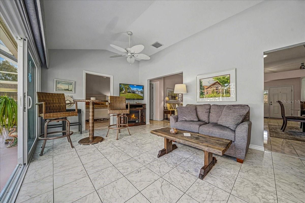 922 SOLEDAD WAY, THE VILLAGES, FL, 32159