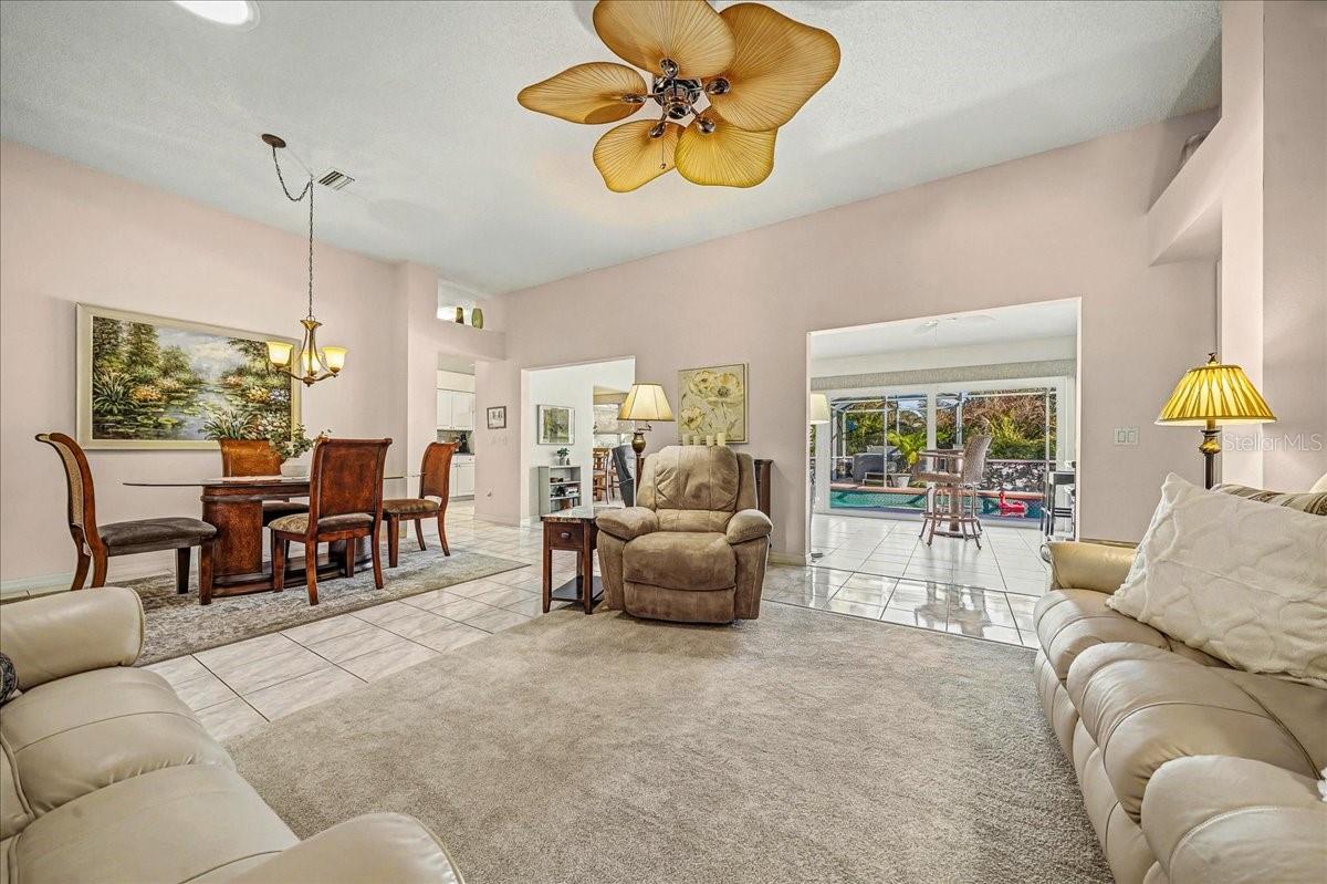 922 SOLEDAD WAY, THE VILLAGES, FL, 32159