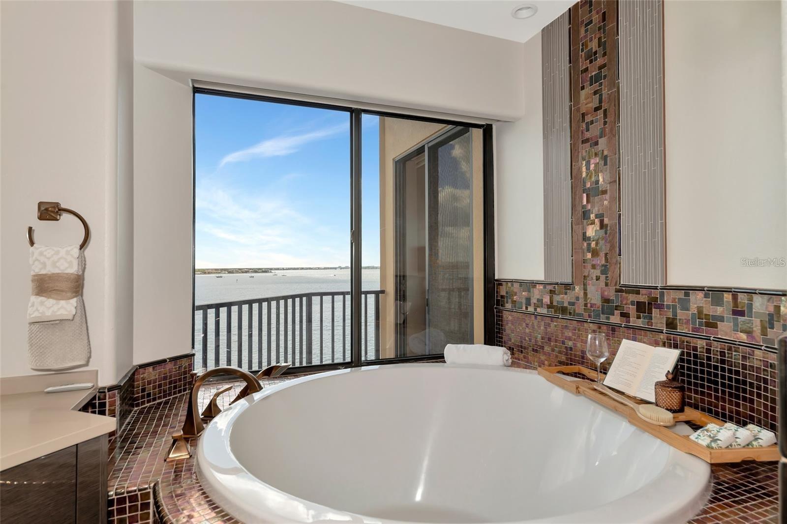 TB8464308 Property Photo