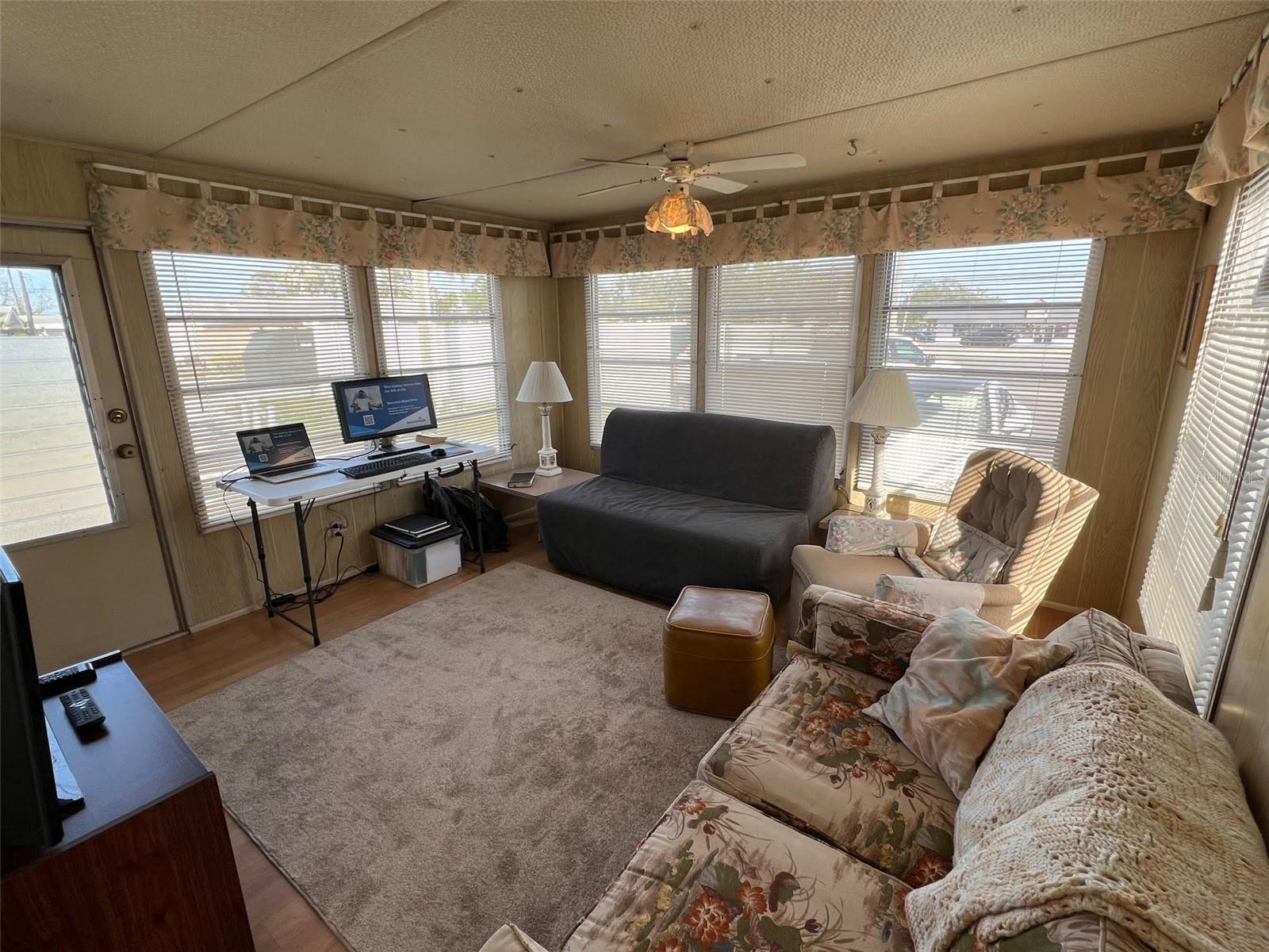 TB8464315 Property Photo