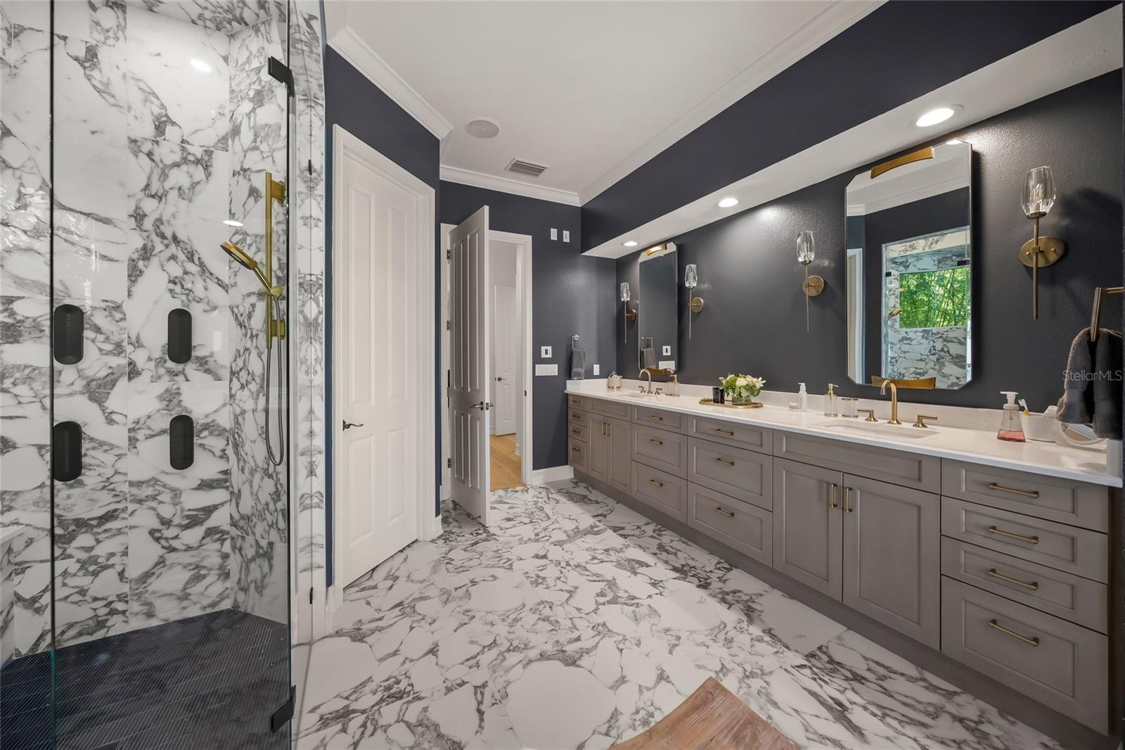 A4678266 Property Photo