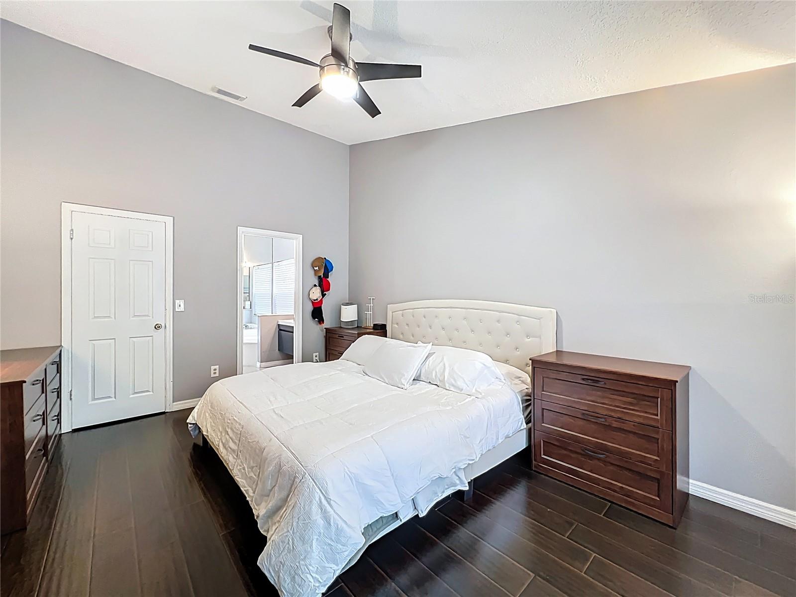 9966 KENDAL DR, ORLANDO, FL, 32817