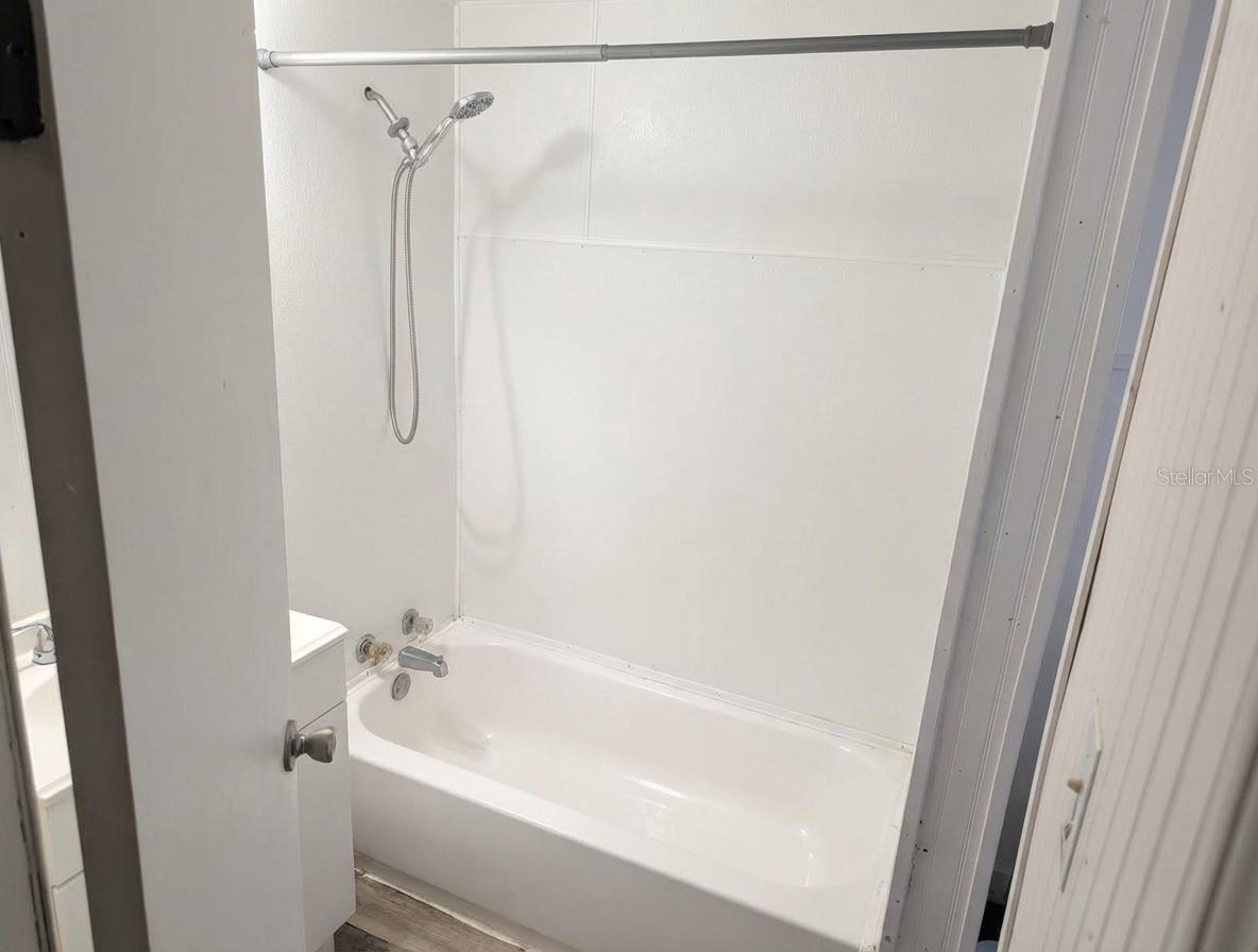 O6373694 Property Photo