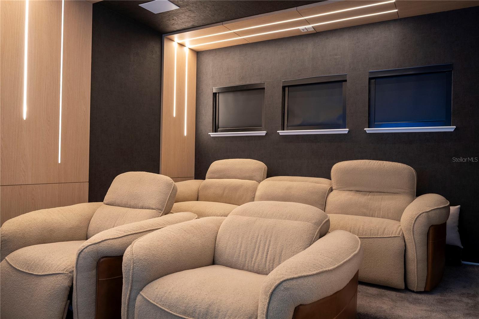 O6373737 Property Photo