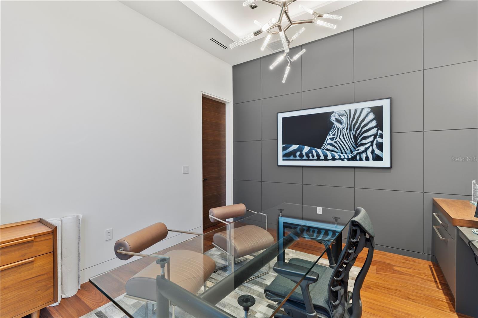 O6373743 Property Photo