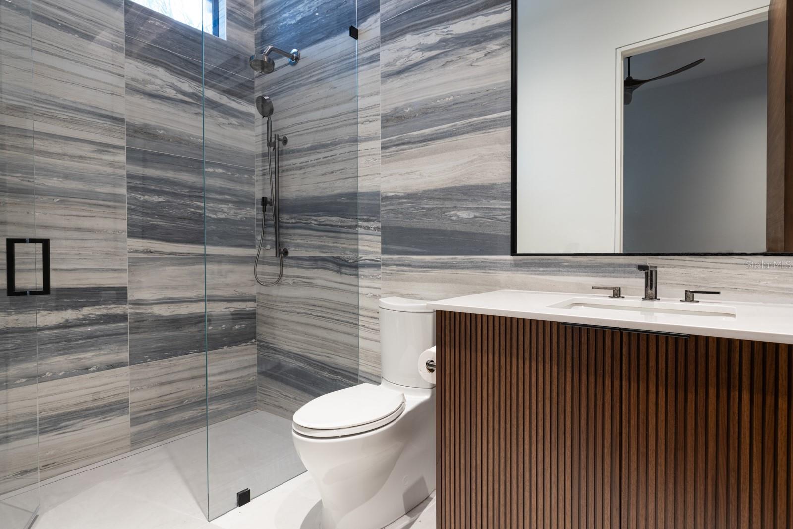 O6373743 Property Photo