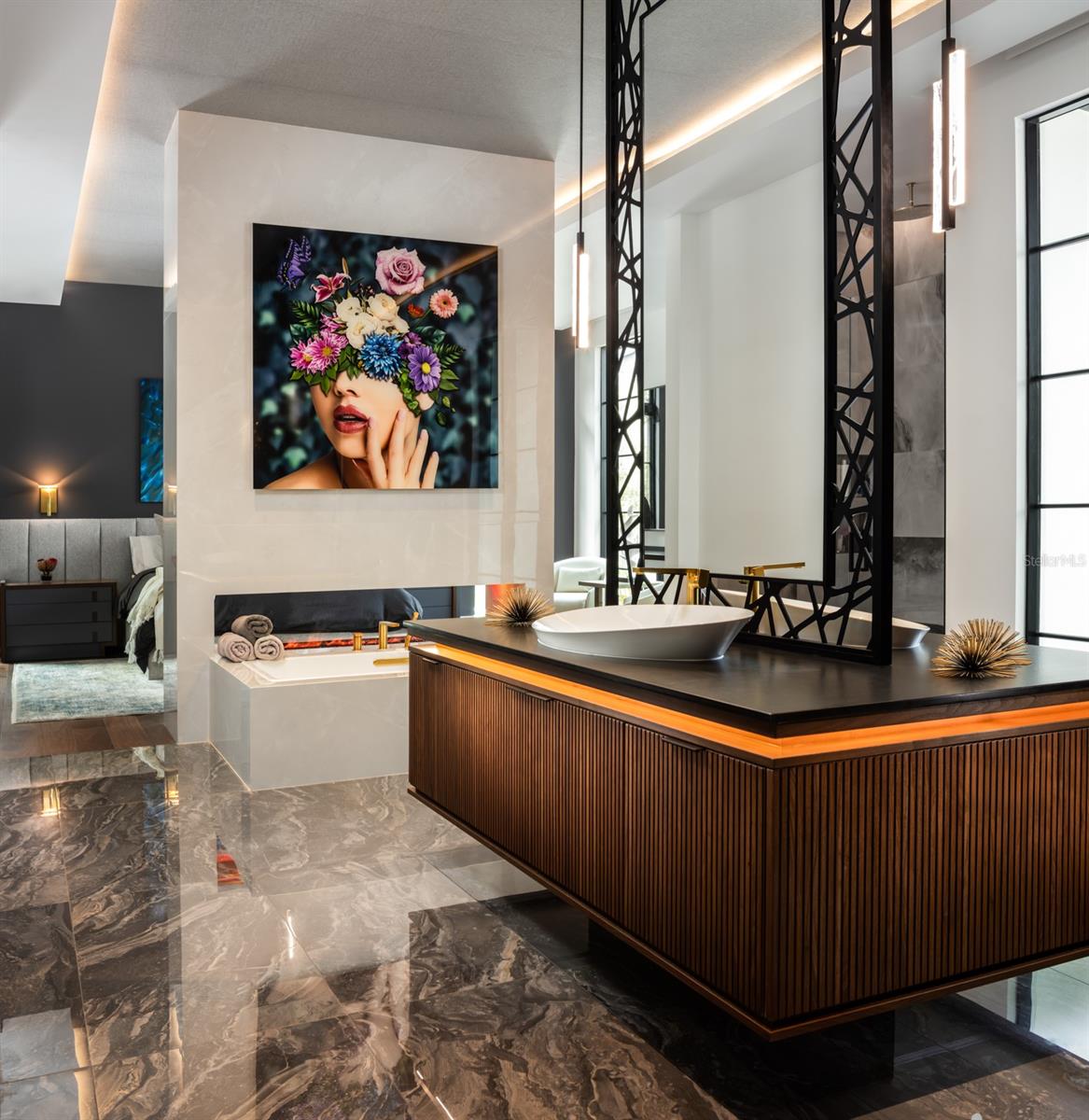 O6373743 Property Photo