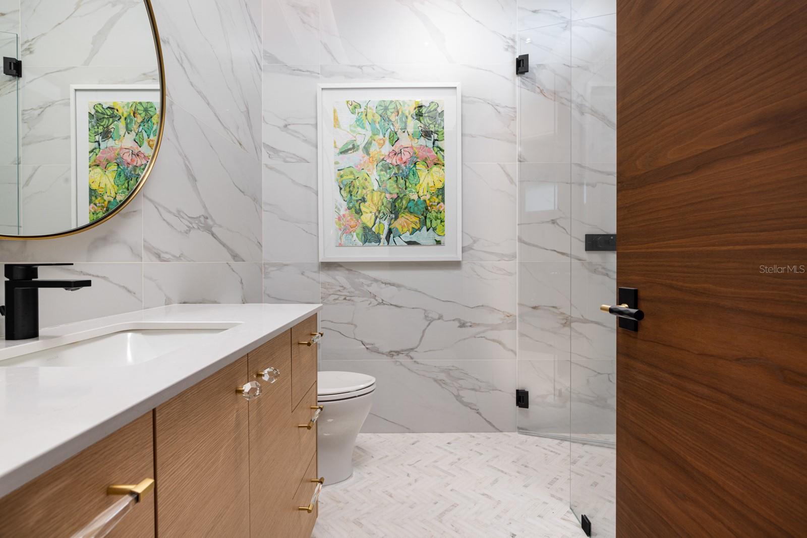 O6373743 Property Photo