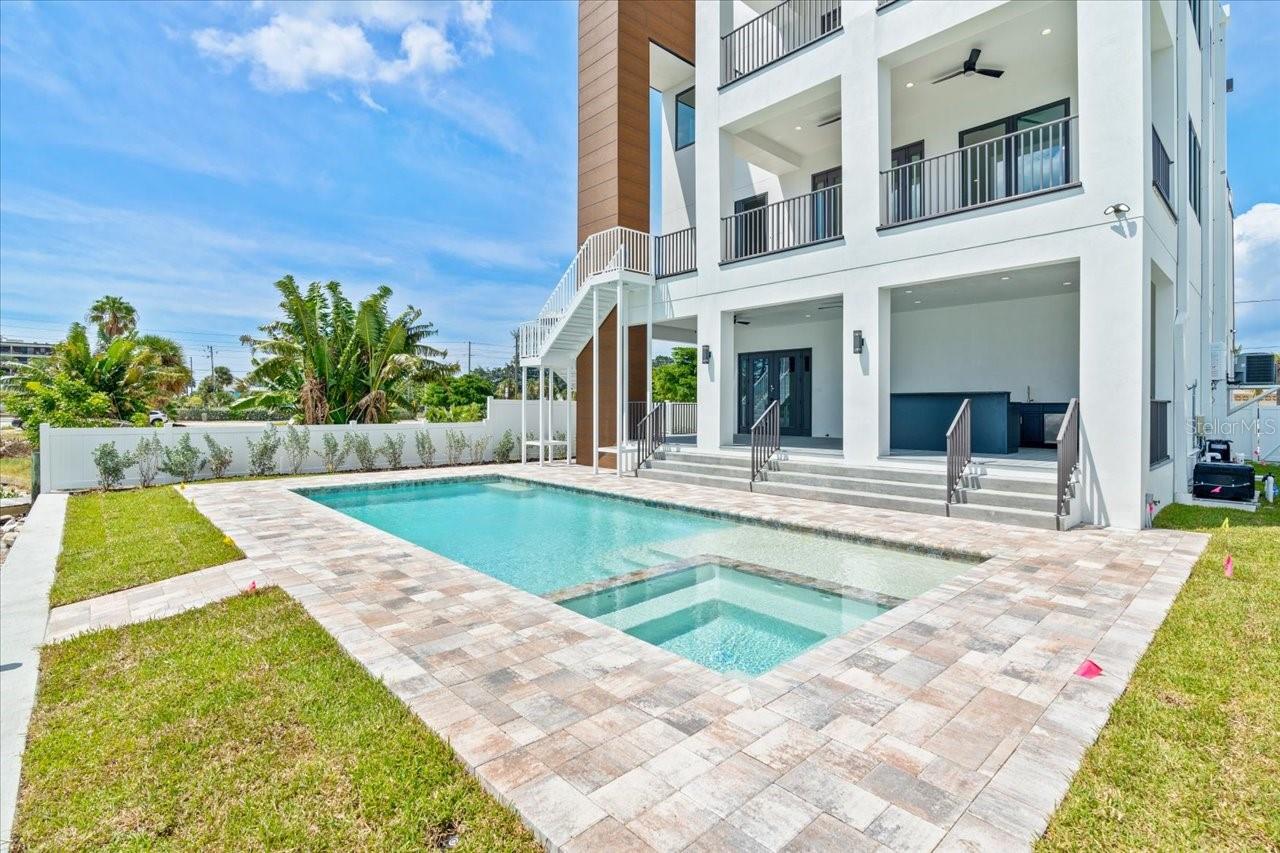 TB8464490 Property Photo