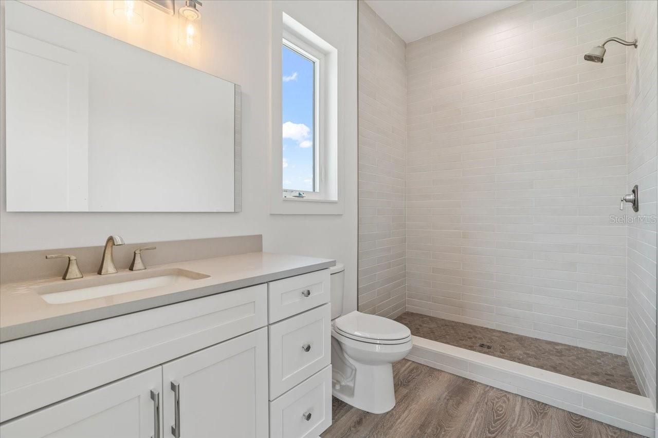 TB8464490 Property Photo