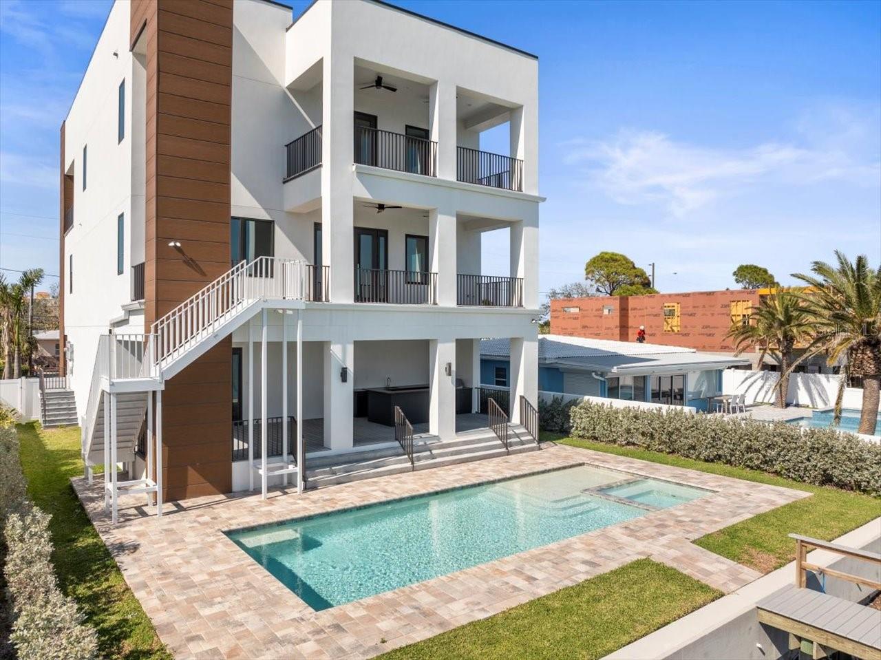 TB8464490 Property Photo