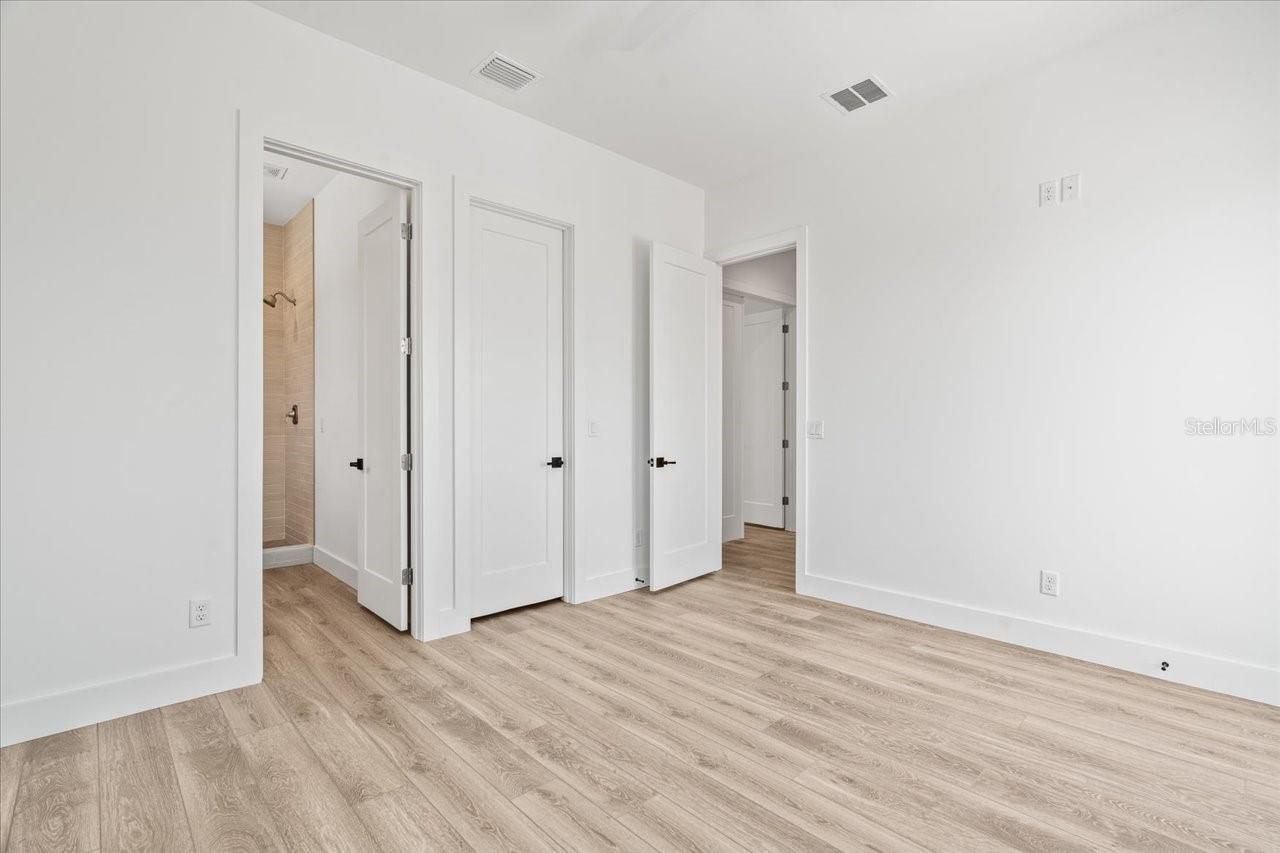 TB8464490 Property Photo