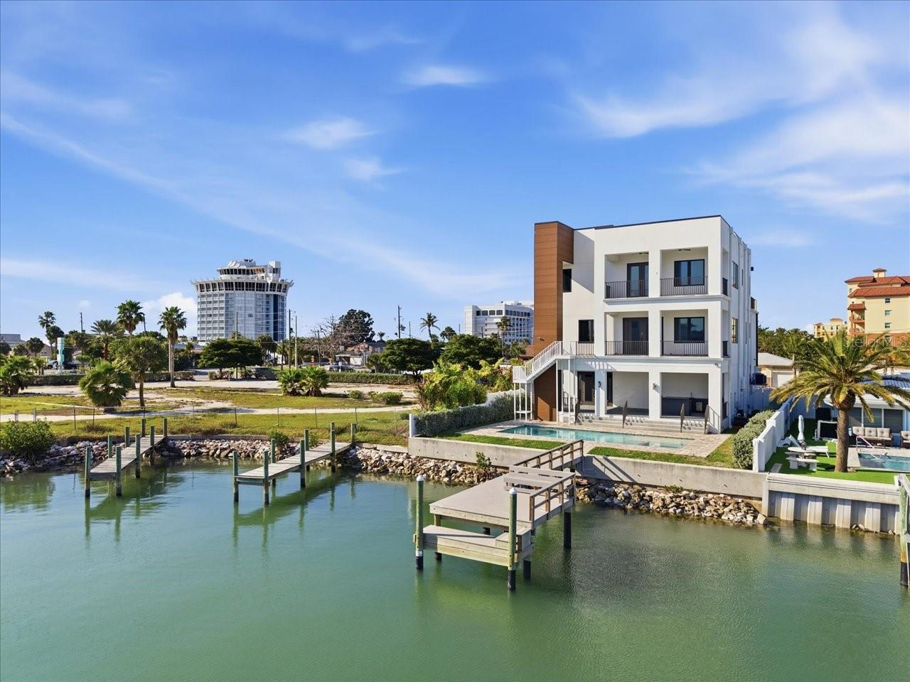 TB8464490 Property Photo