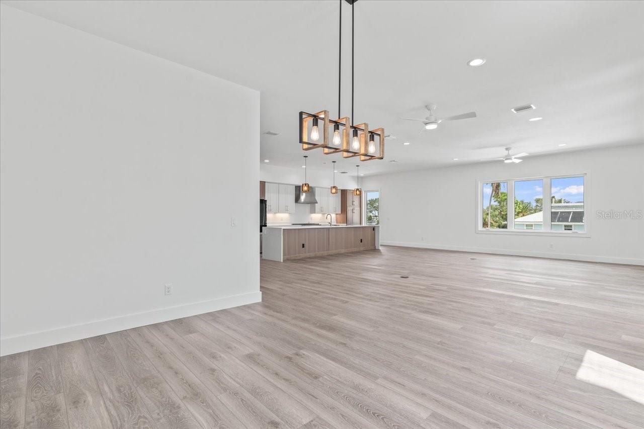 TB8464490 Property Photo