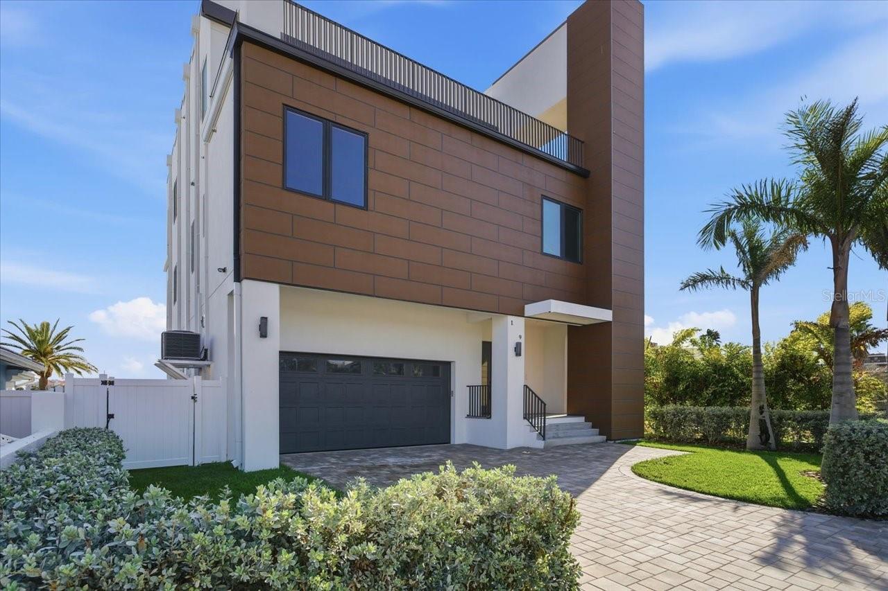 TB8464490 Property Photo