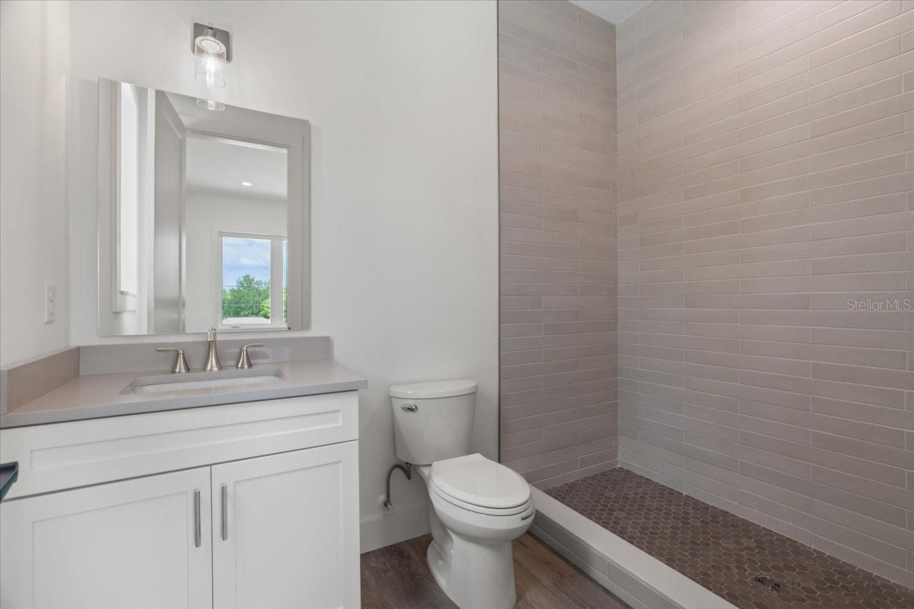 TB8464490 Property Photo