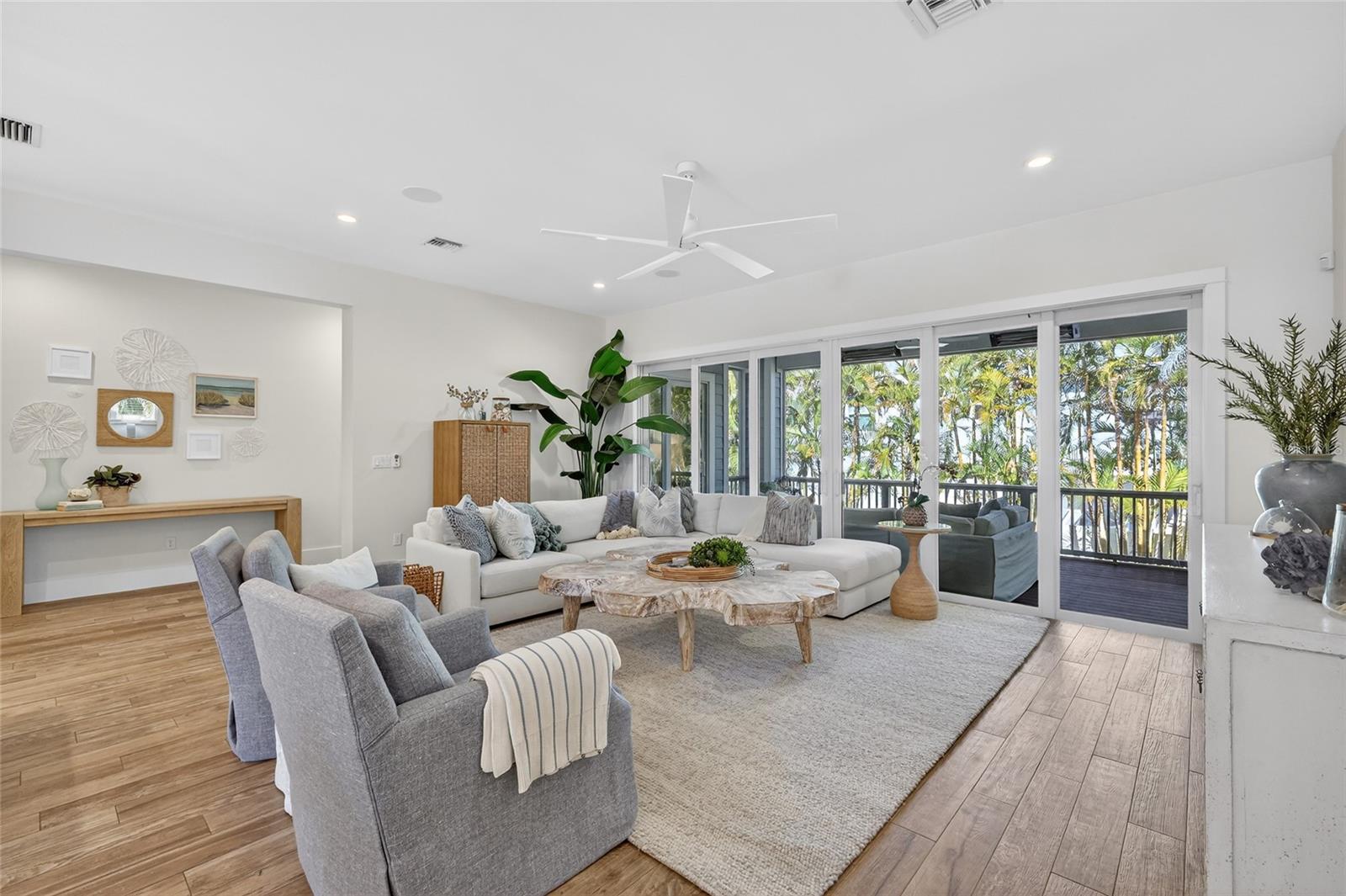 D6145605 Property Photo