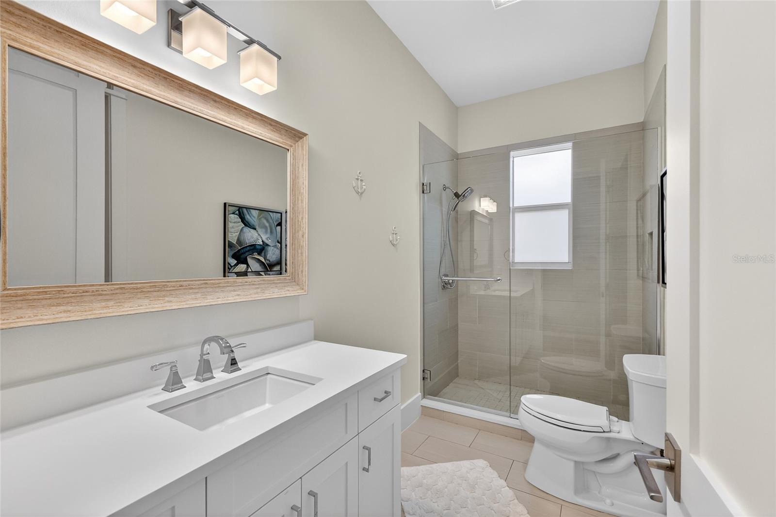 D6145605 Property Photo