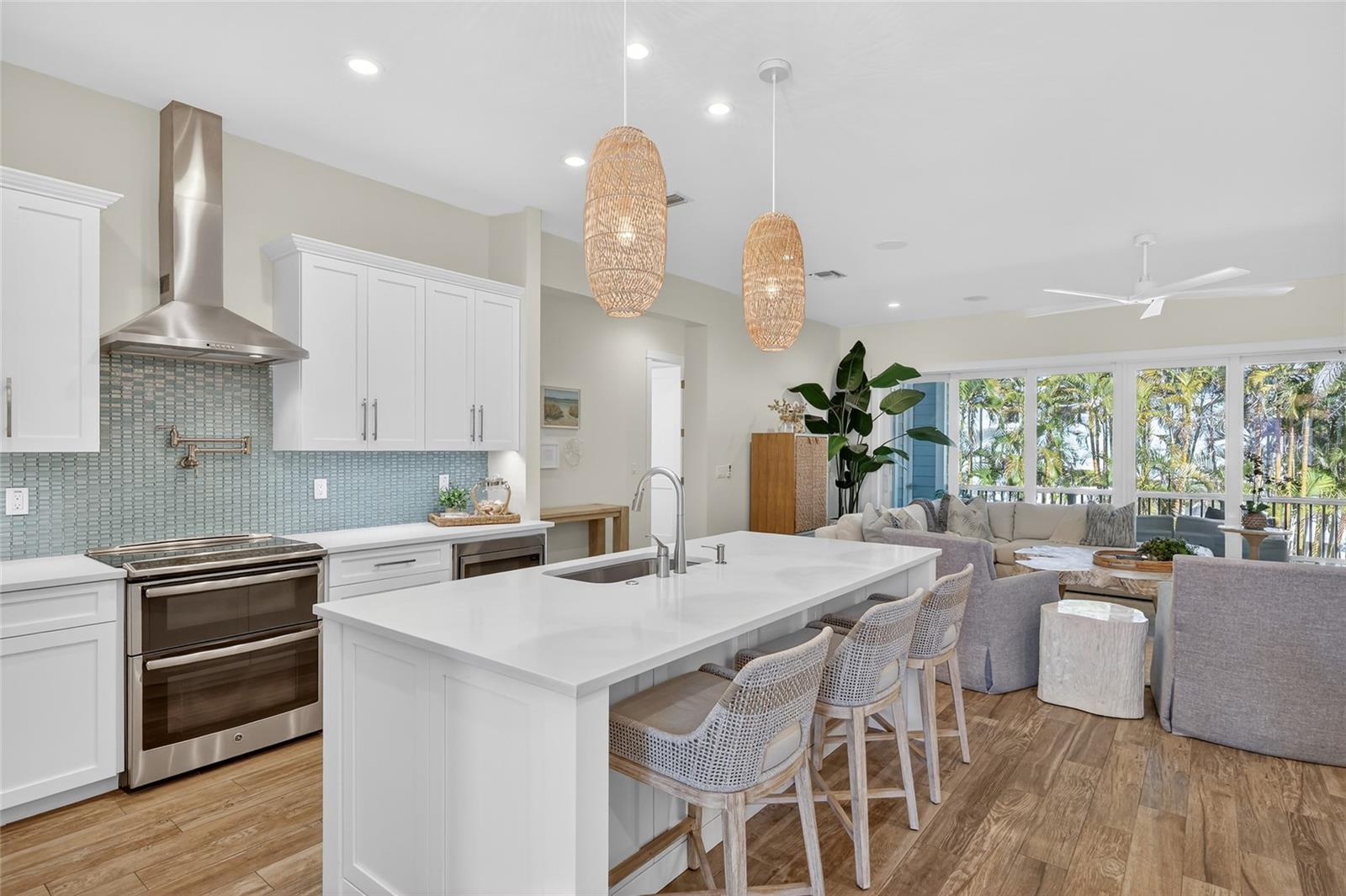 D6145605 Property Photo