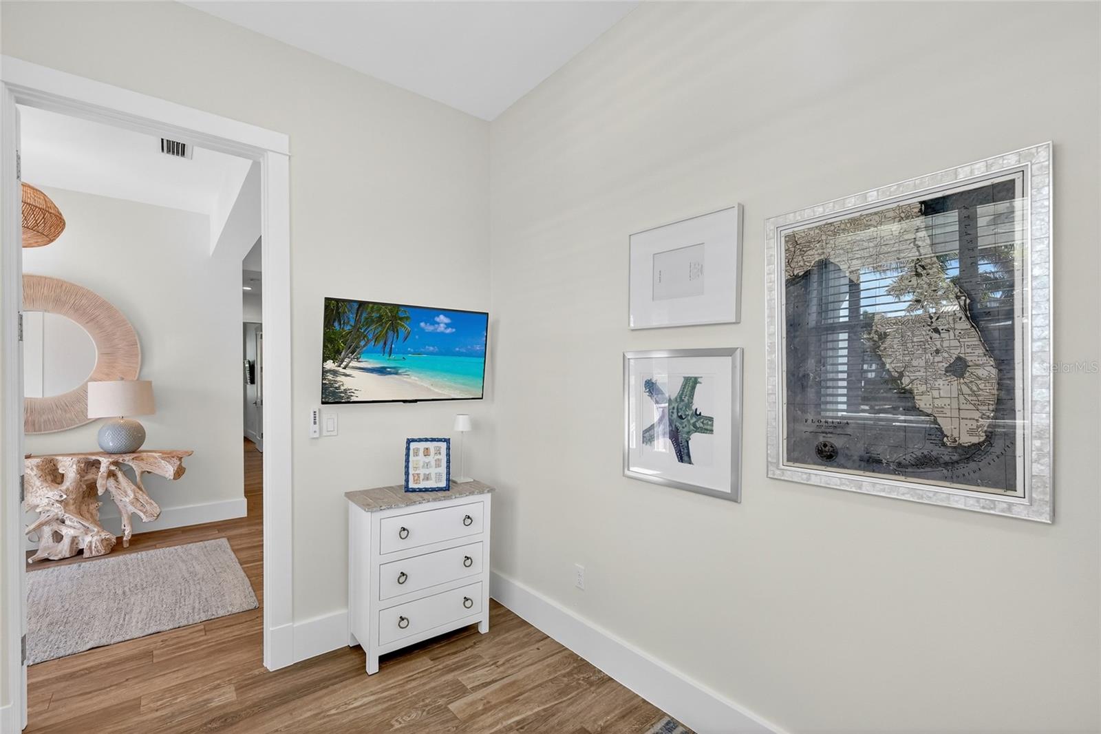 D6145605 Property Photo