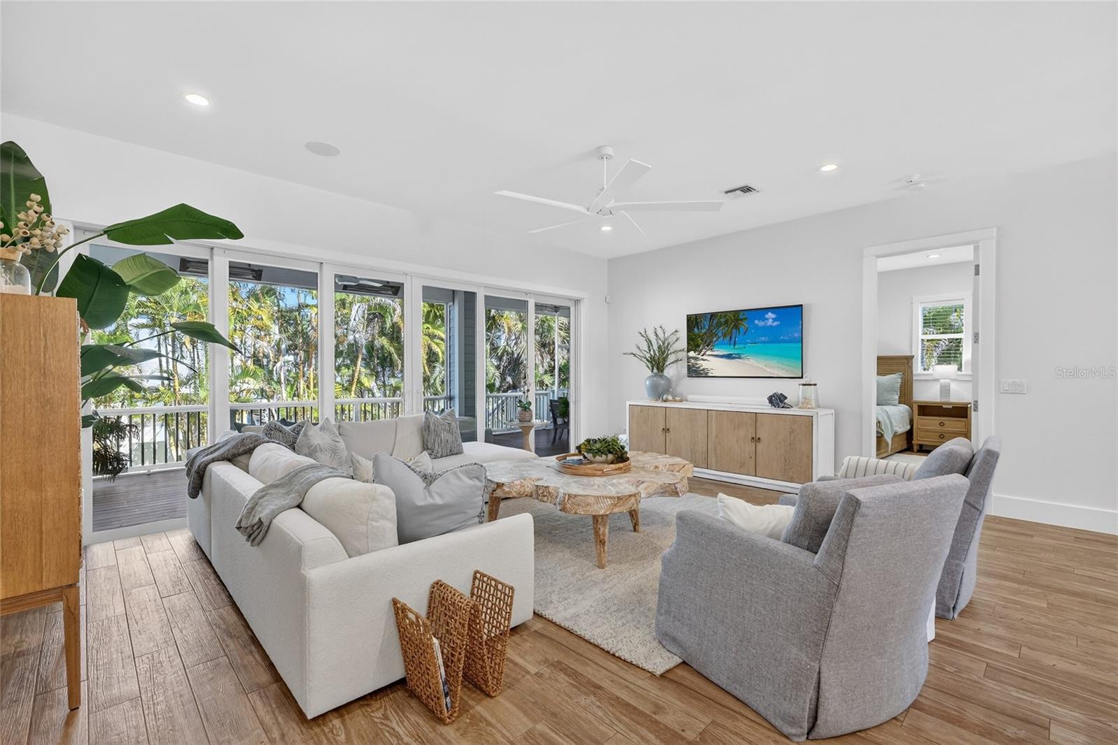 D6145605 Property Photo