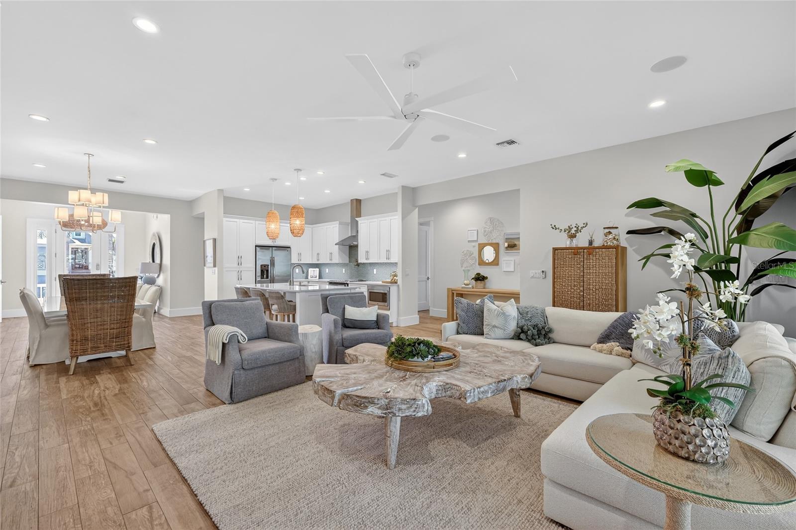 D6145605 Property Photo