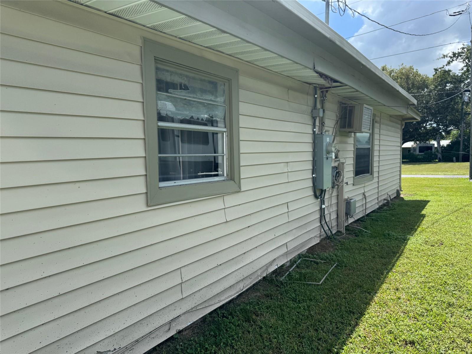 TB8464529 Property Photo