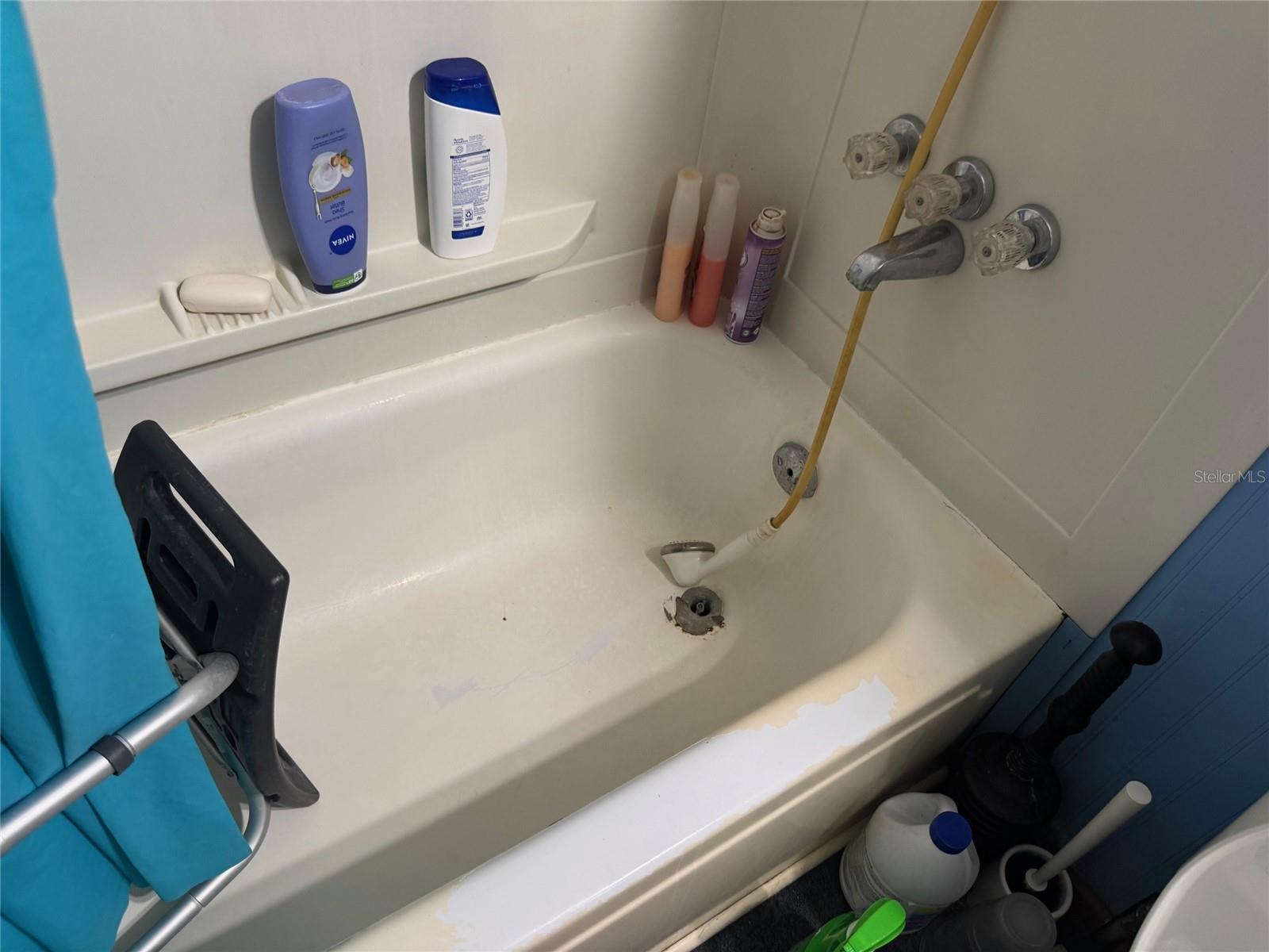 TB8464529 Property Photo